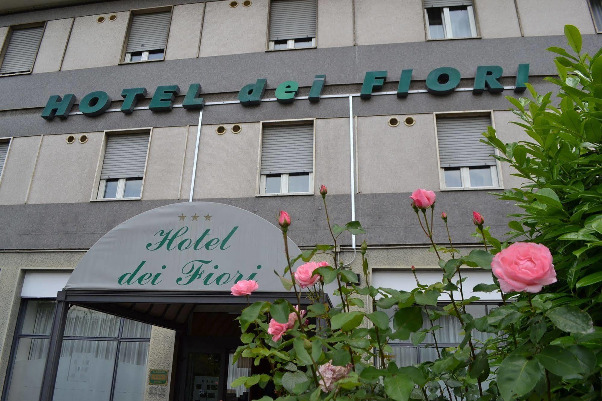 Hotel Dei Fiori Mediolan Zewnętrze zdjęcie